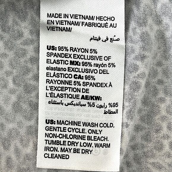 Chico's Flutter Sleeve Knit Top Size 1 (8) Like New - Picture 13 of 13